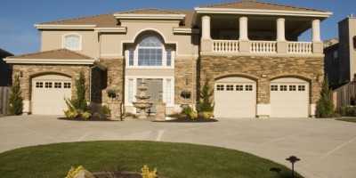 Diamond-shaped-stamped-concrete-driveway-in-Sand-Stone-color.-Stone-Concepts-Inc.-DT_2069400-e1411531801200